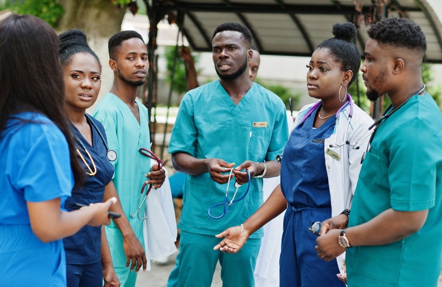 Les métiers de la santé les plus demandés en Afrique et comment le Maroc prépare les étudiants